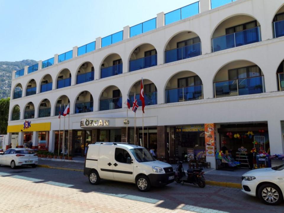 Oz-Can Hotel تورونشْ المظهر الخارجي الصورة