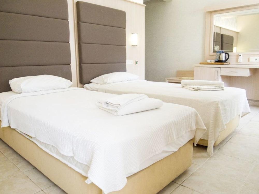Oz-Can Hotel تورونشْ المظهر الخارجي الصورة